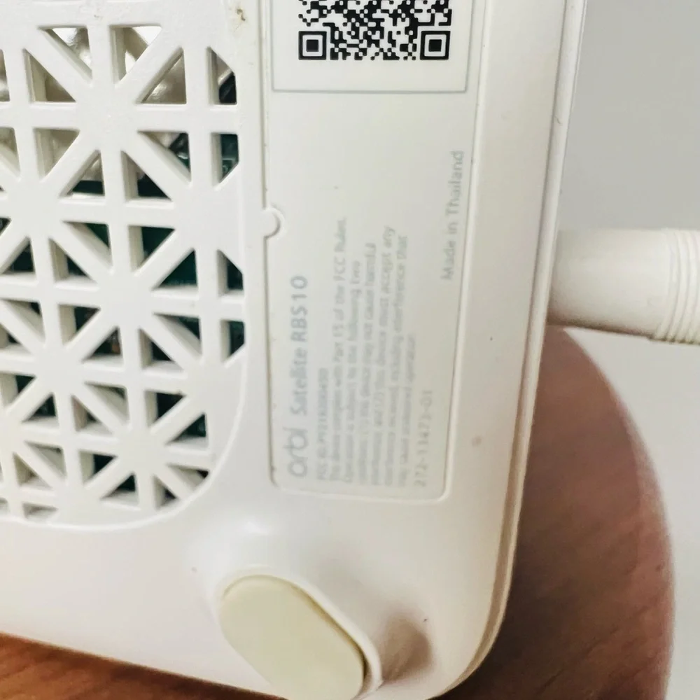 NETGEAR [RBS10] Orbi Mesh WiFi Router RBR10 and Satellite RBS10 with Power Cords - Picture 8 of 10